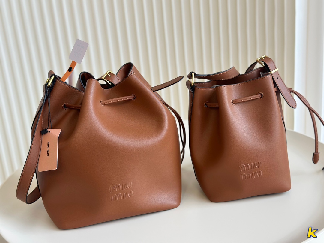 M M new arrival bucket bag