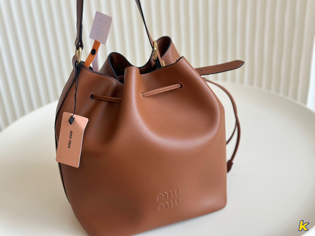 M M new arrival bucket bag
