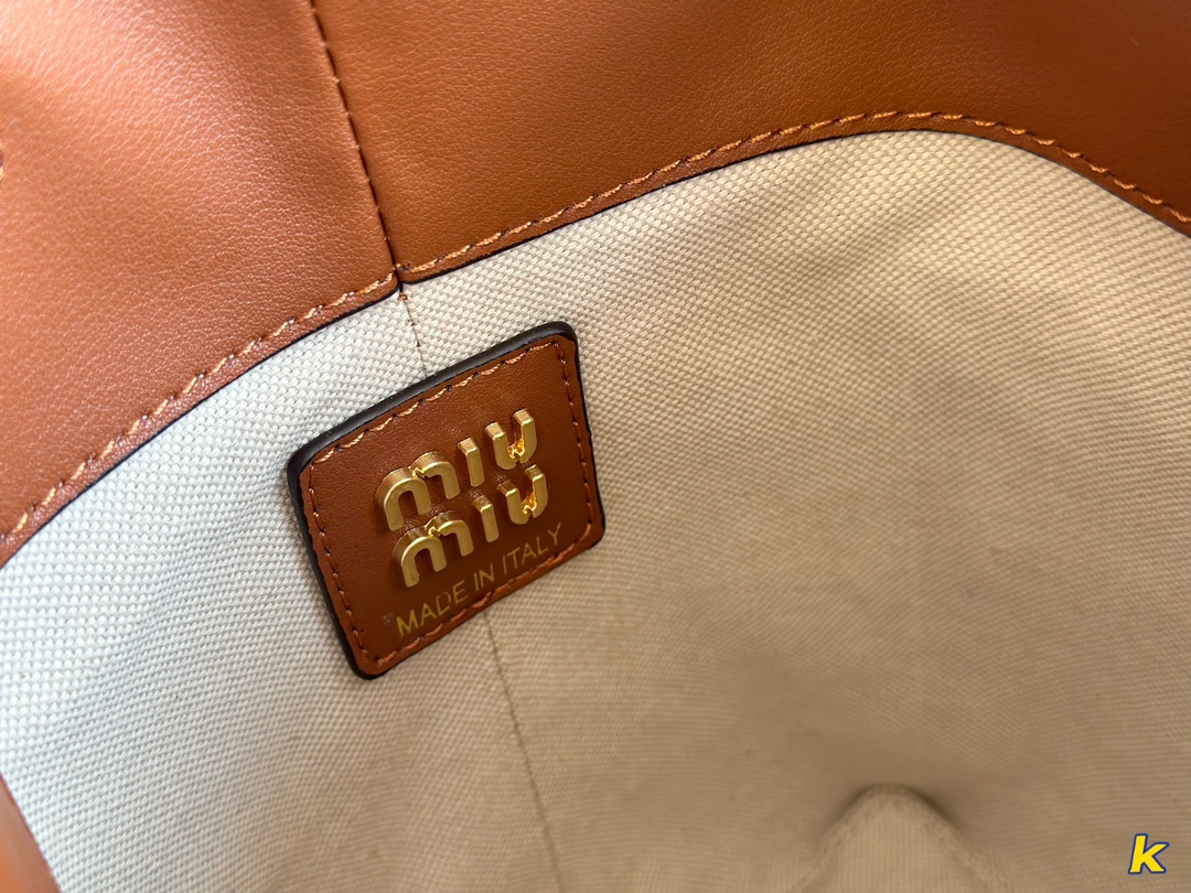 M M new arrival bucket bag