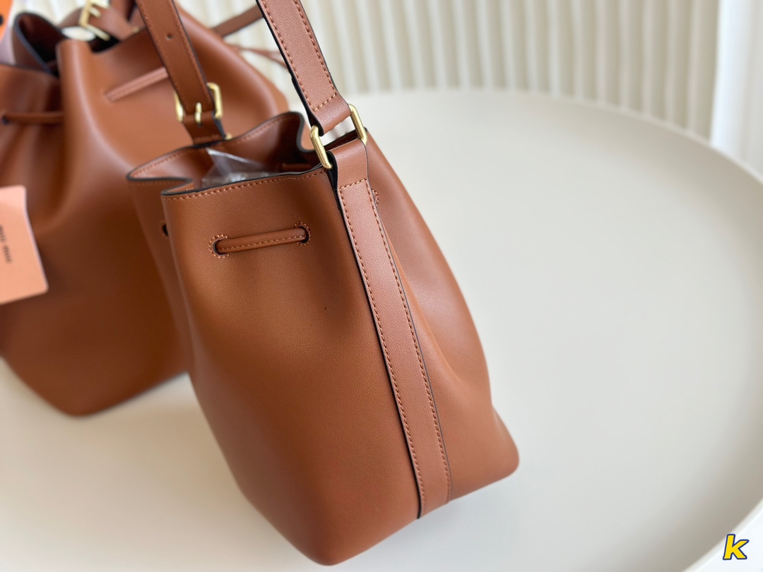 M M new arrival bucket bag