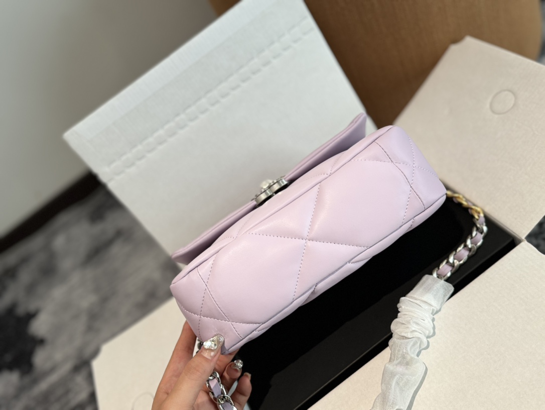 cc new arrival 19 bag size: 25 cm