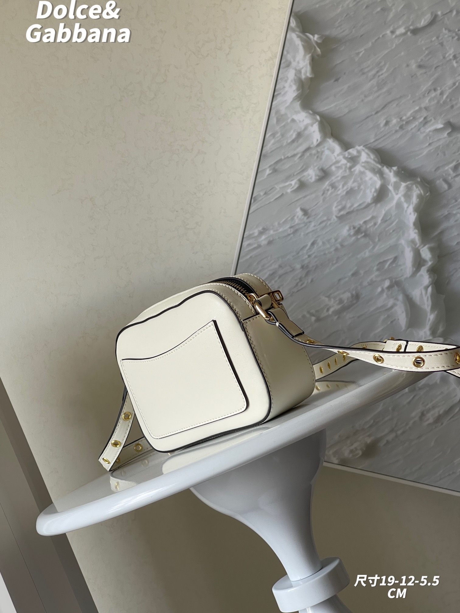 DG new arrival cross body bag size：19*12*5.5cm