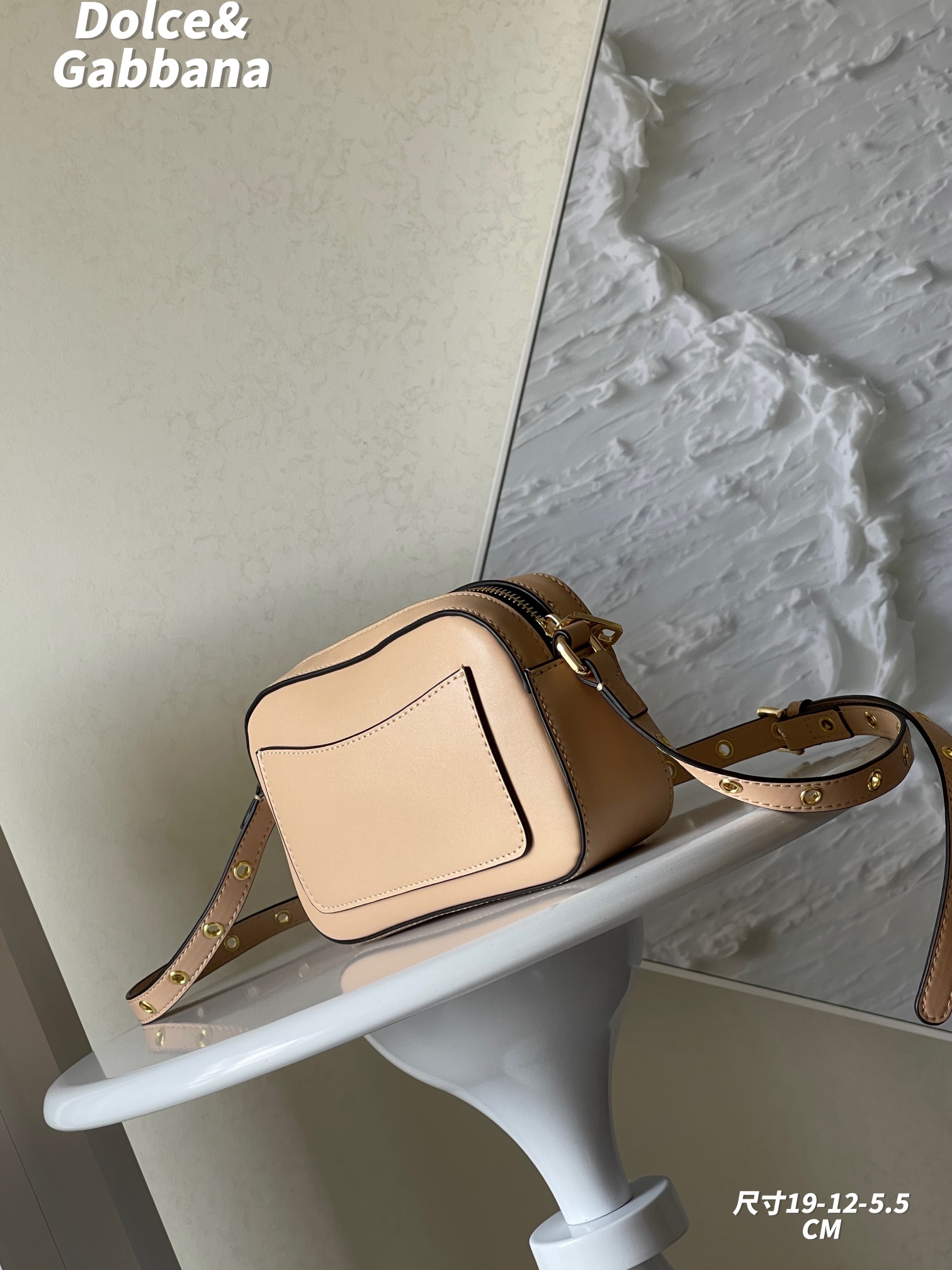 DG new arrival cross body bag size：19*12*5.5cm