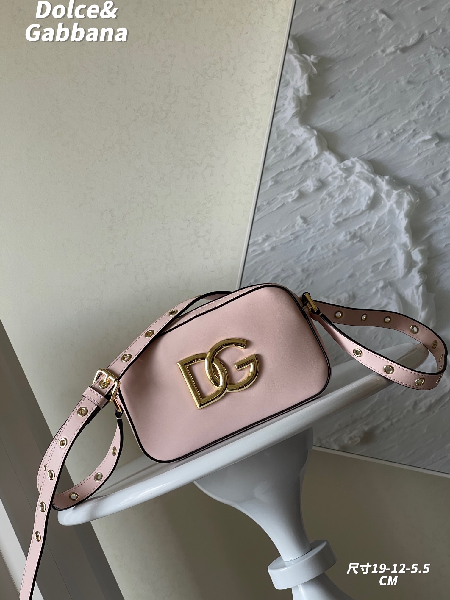 DG new arrival cross body bag size：19*12*5.5cm