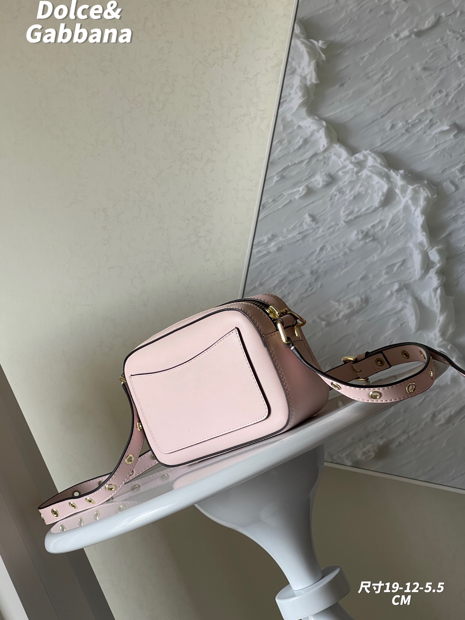 DG new arrival cross body bag size：19*12*5.5cm