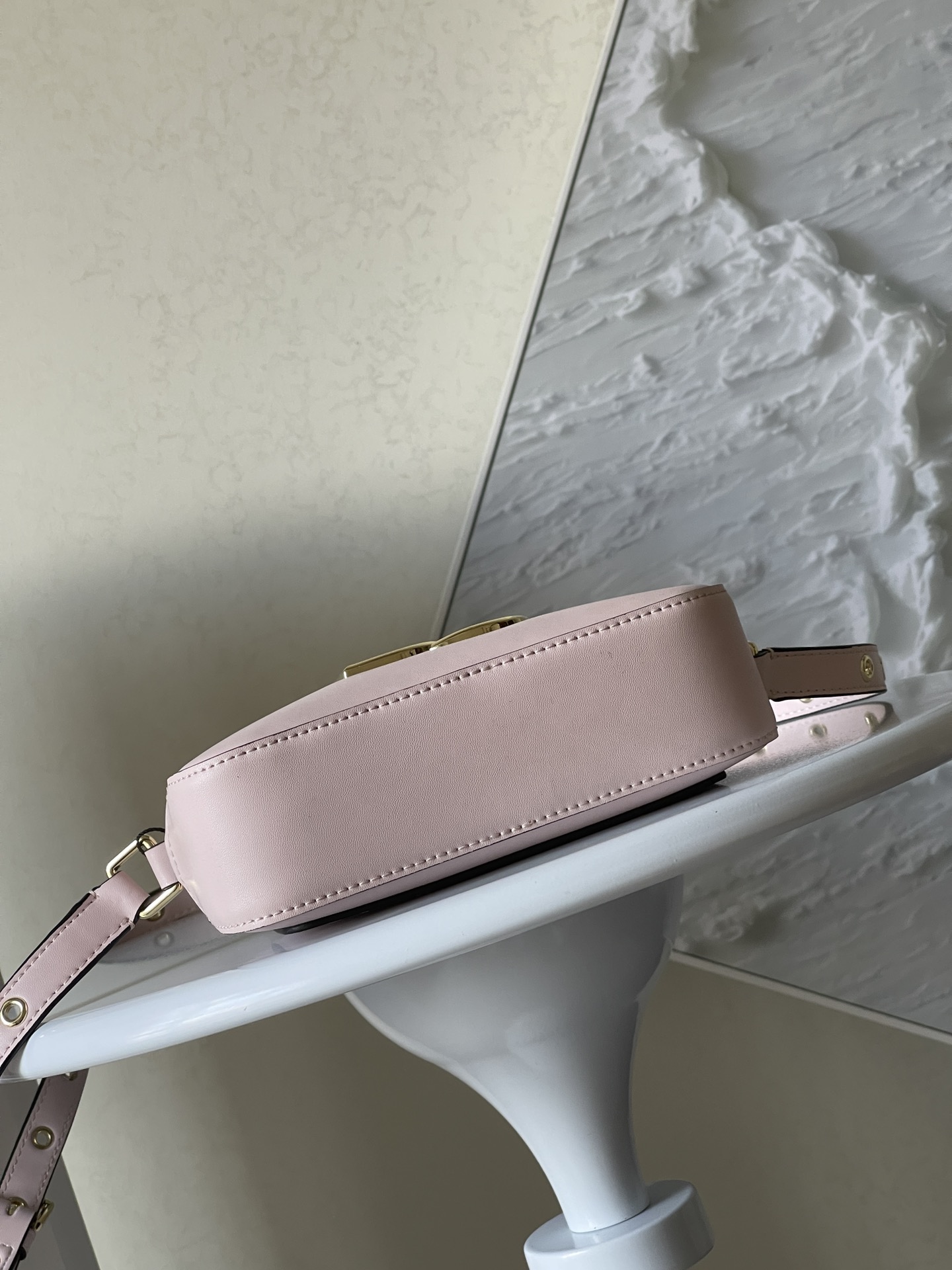 DG new arrival cross body bag size：19*12*5.5cm