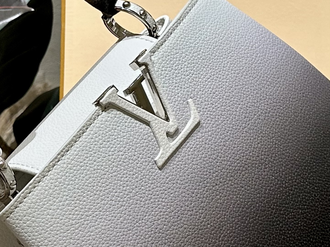 Louis new arrival Capucines bag size: 27cm