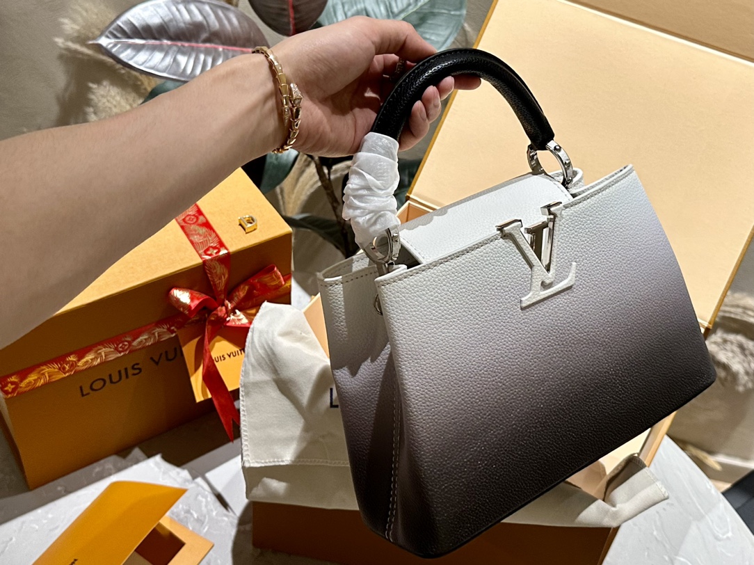 Louis new arrival Capucines bag size: 27cm