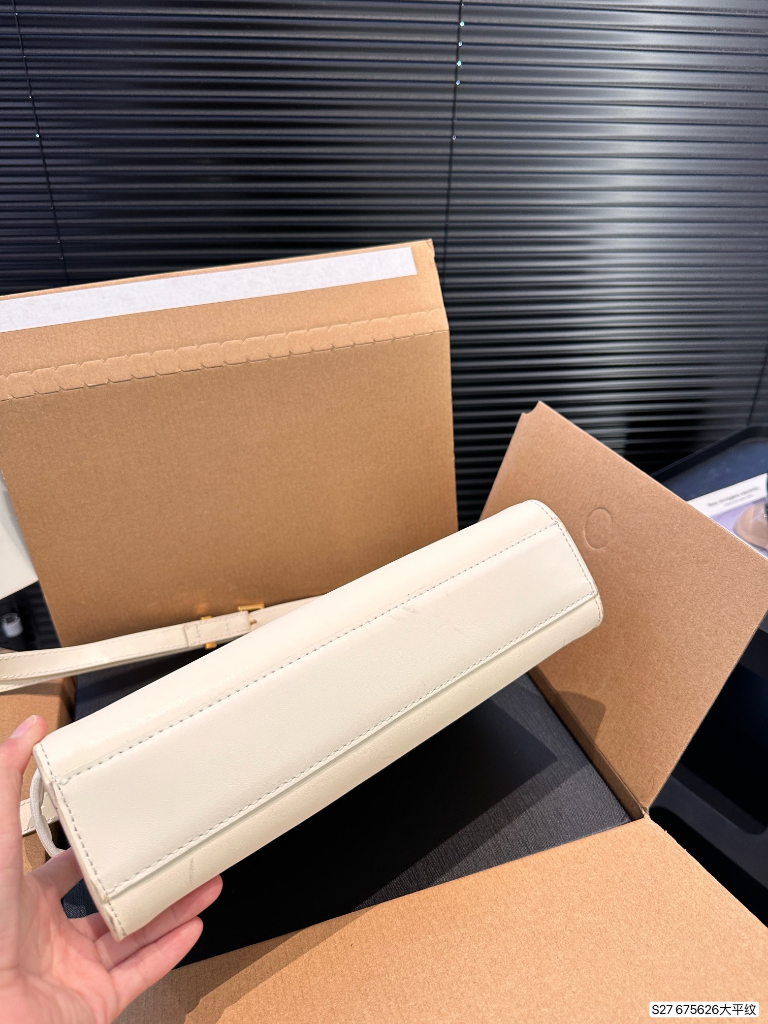 Y new arrival Manhattan bag smooth leather size: 29 * 22 cm