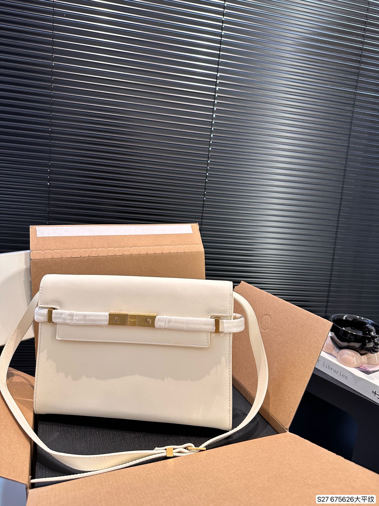 Y new arrival Manhattan bag smooth leather size: 29 * 22 cm