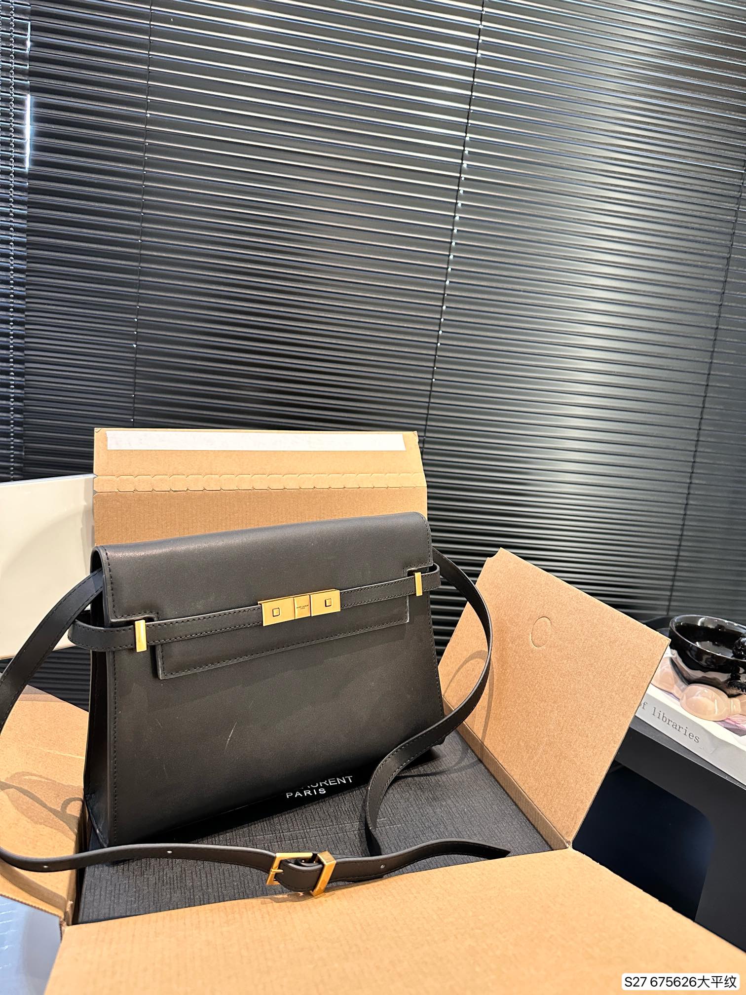 Y new arrival Manhattan bag smooth leather size: 29 * 22 cm