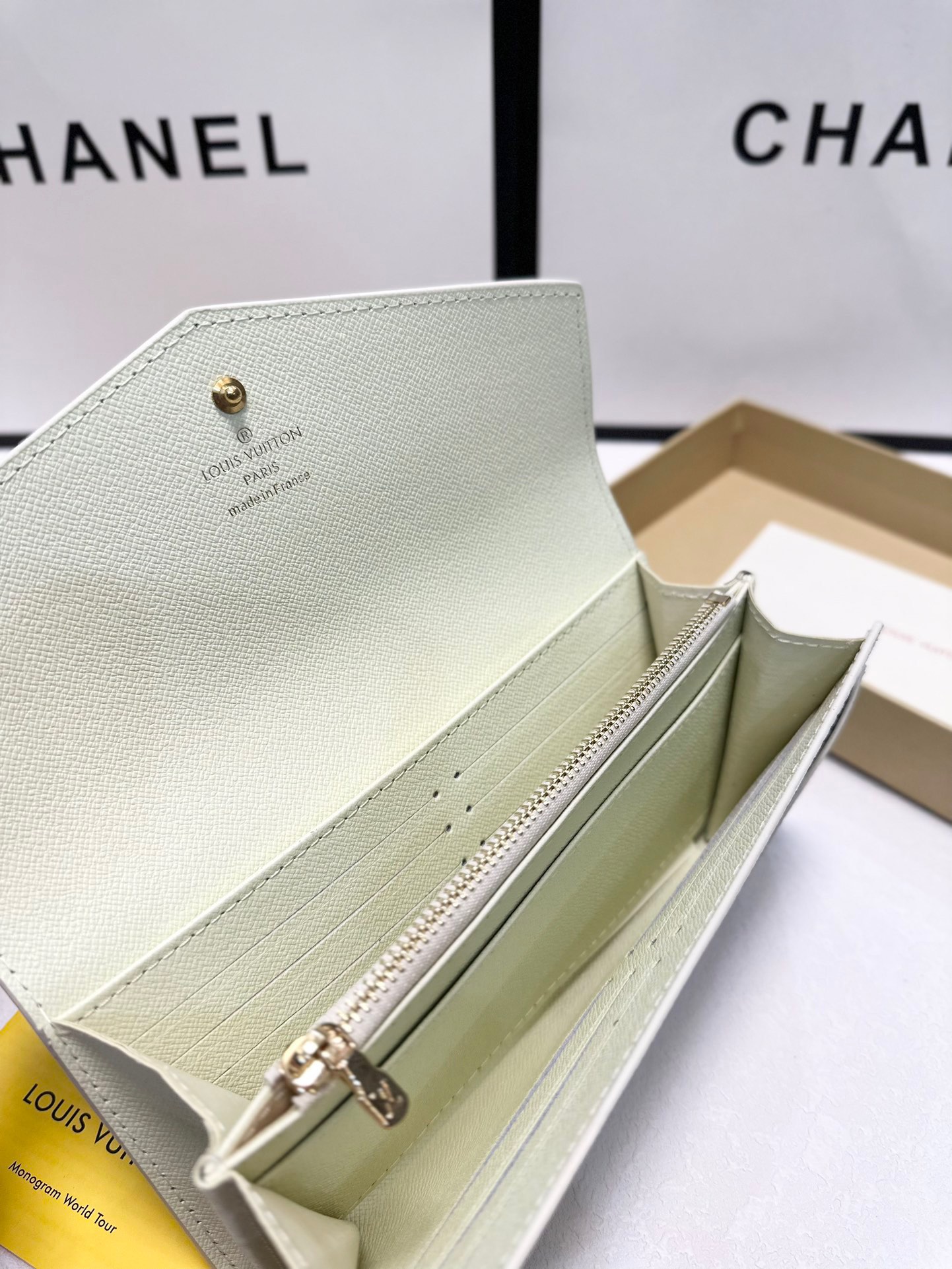 Louis new arrival wallet size: 19x10 cm