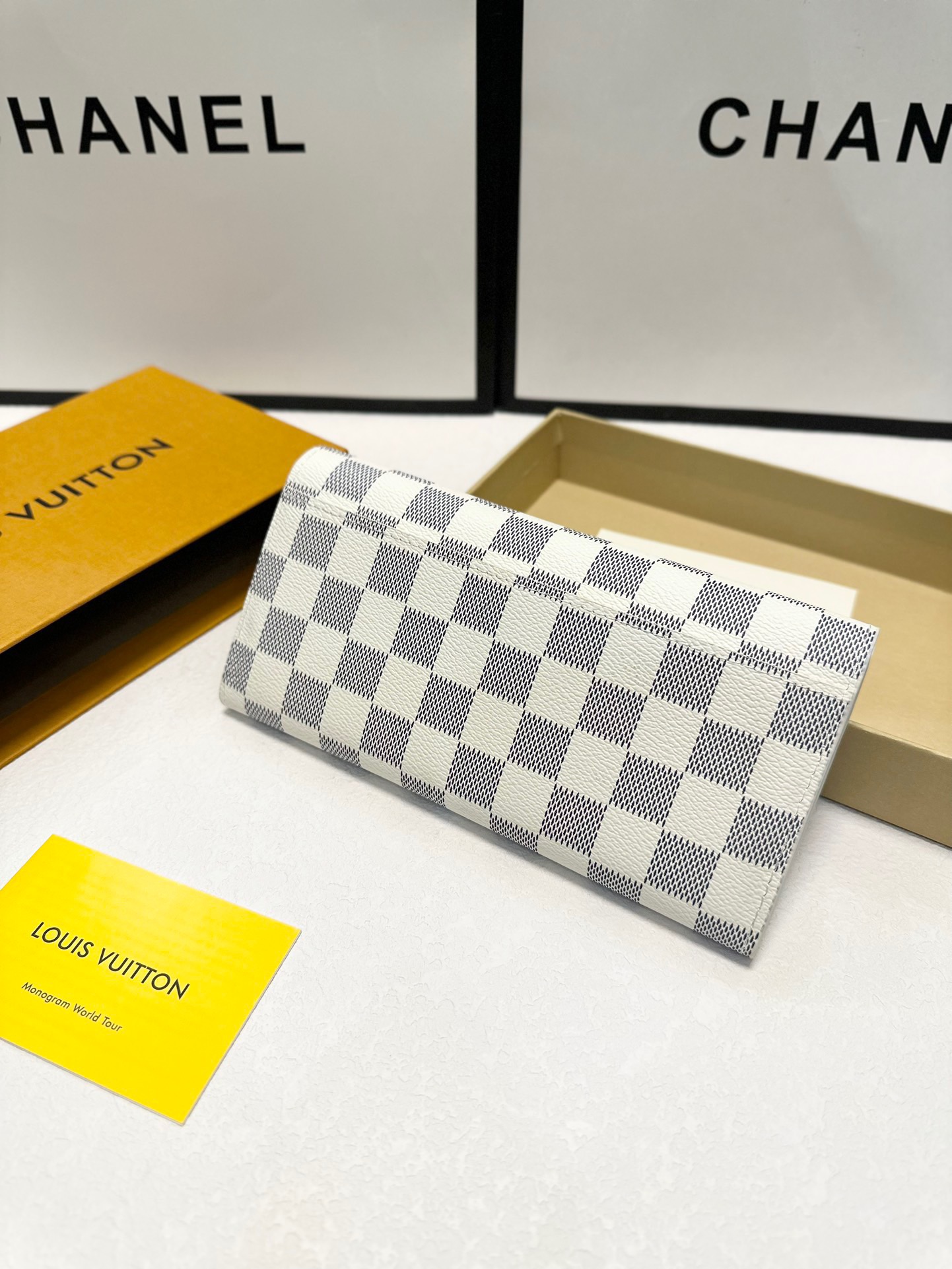 Louis new arrival wallet size: 19x10 cm