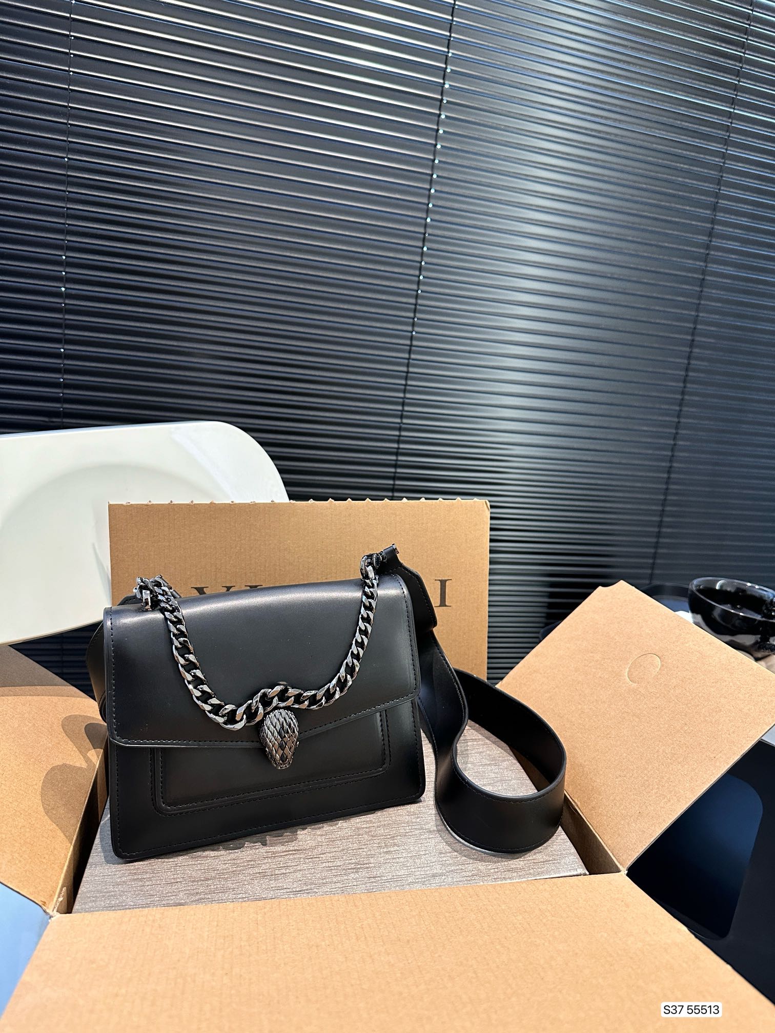 Bvl Serpenti Cabochon new arrival bag size:20 *15.5  cm