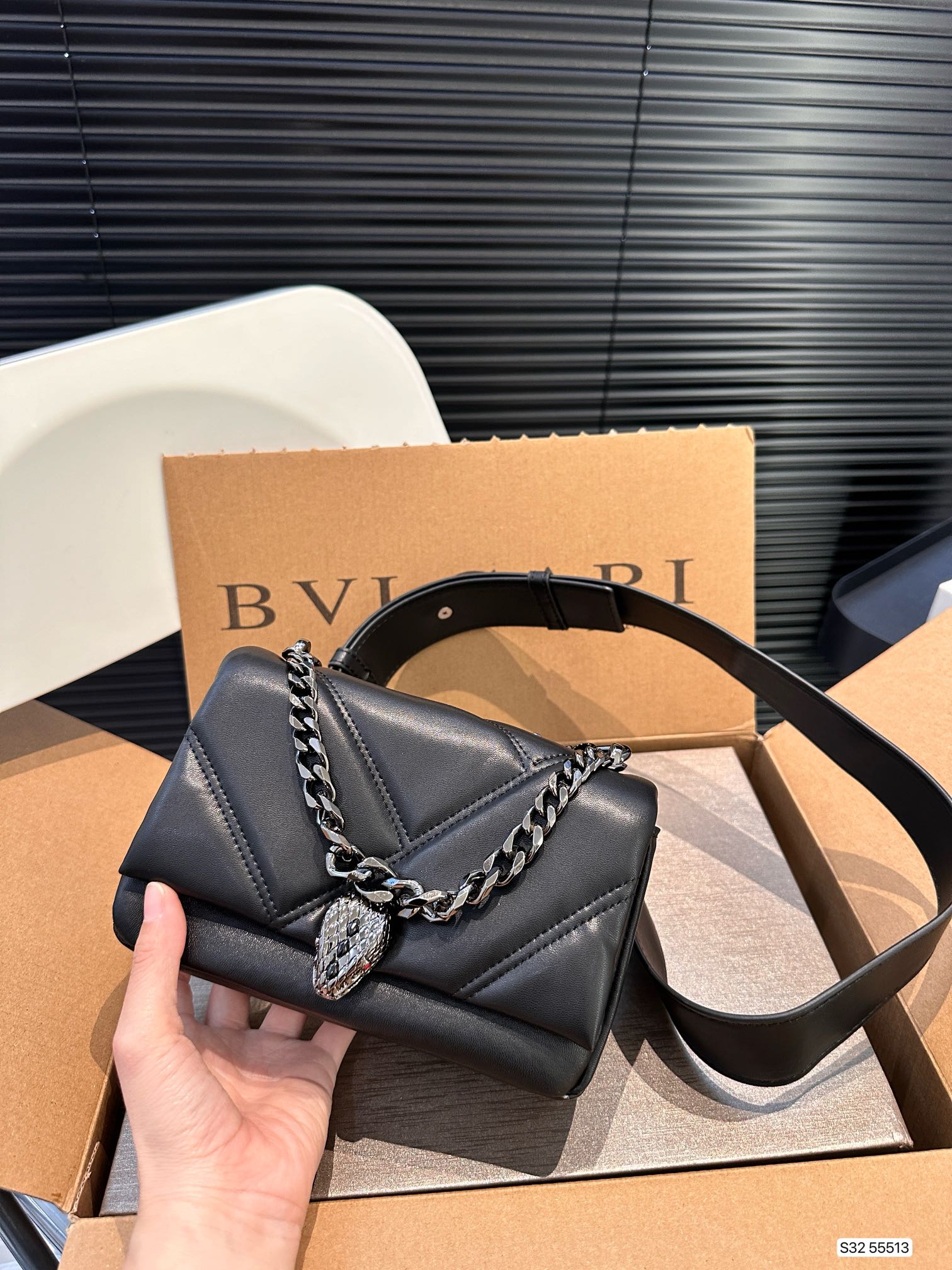 Bvl new arrival Serpenti Cabochon bag size: 18 *12  cm