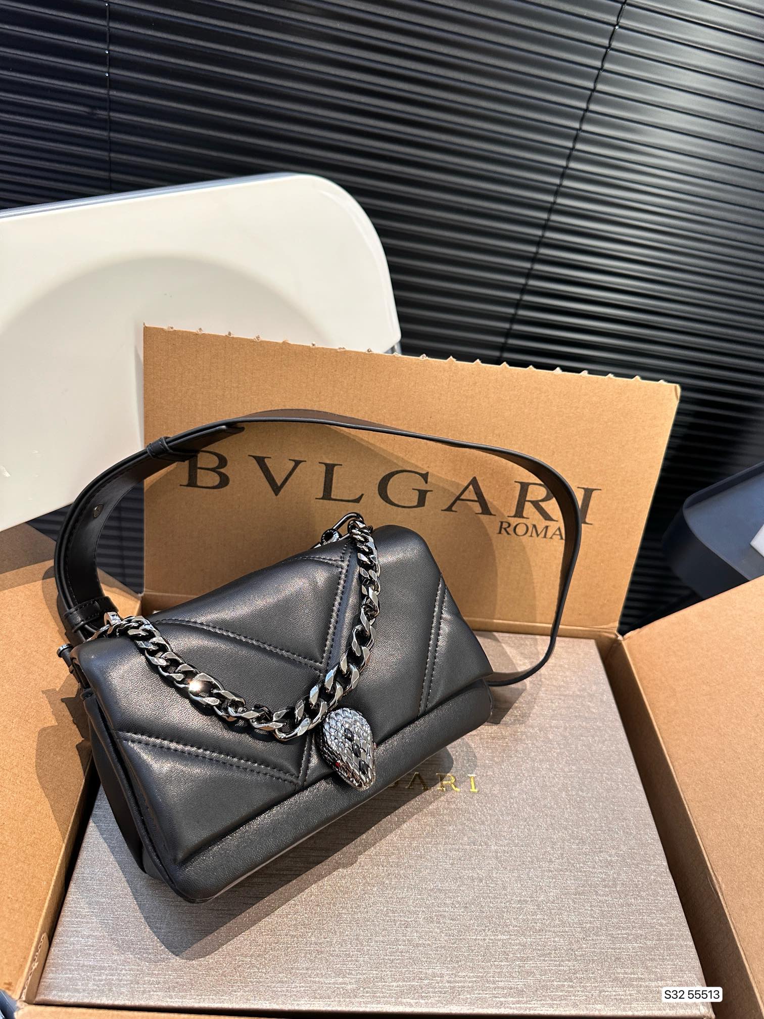 Bvl new arrival Serpenti Cabochon bag size: 18 *12  cm