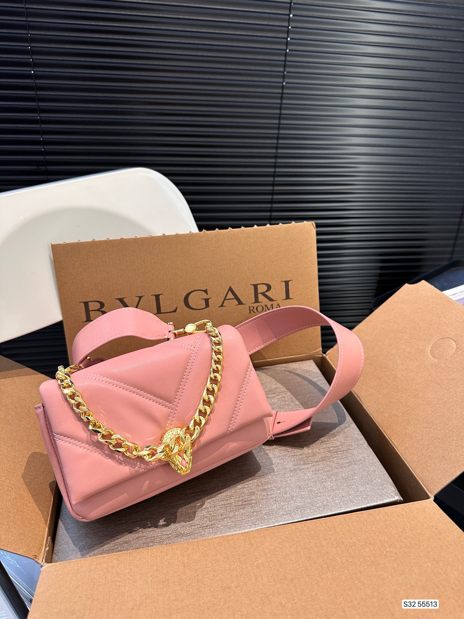 Bvl new arrival Serpenti Cabochon bag size: 18 *12  cm