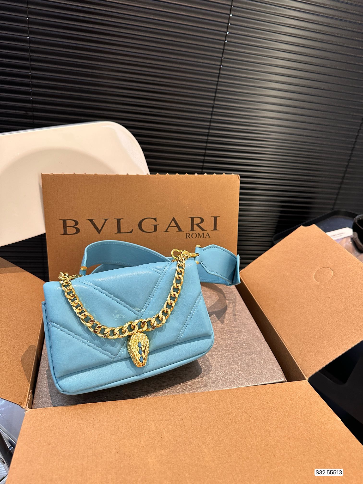 Bvl new arrival Serpenti Cabochon bag size: 18 *12  cm
