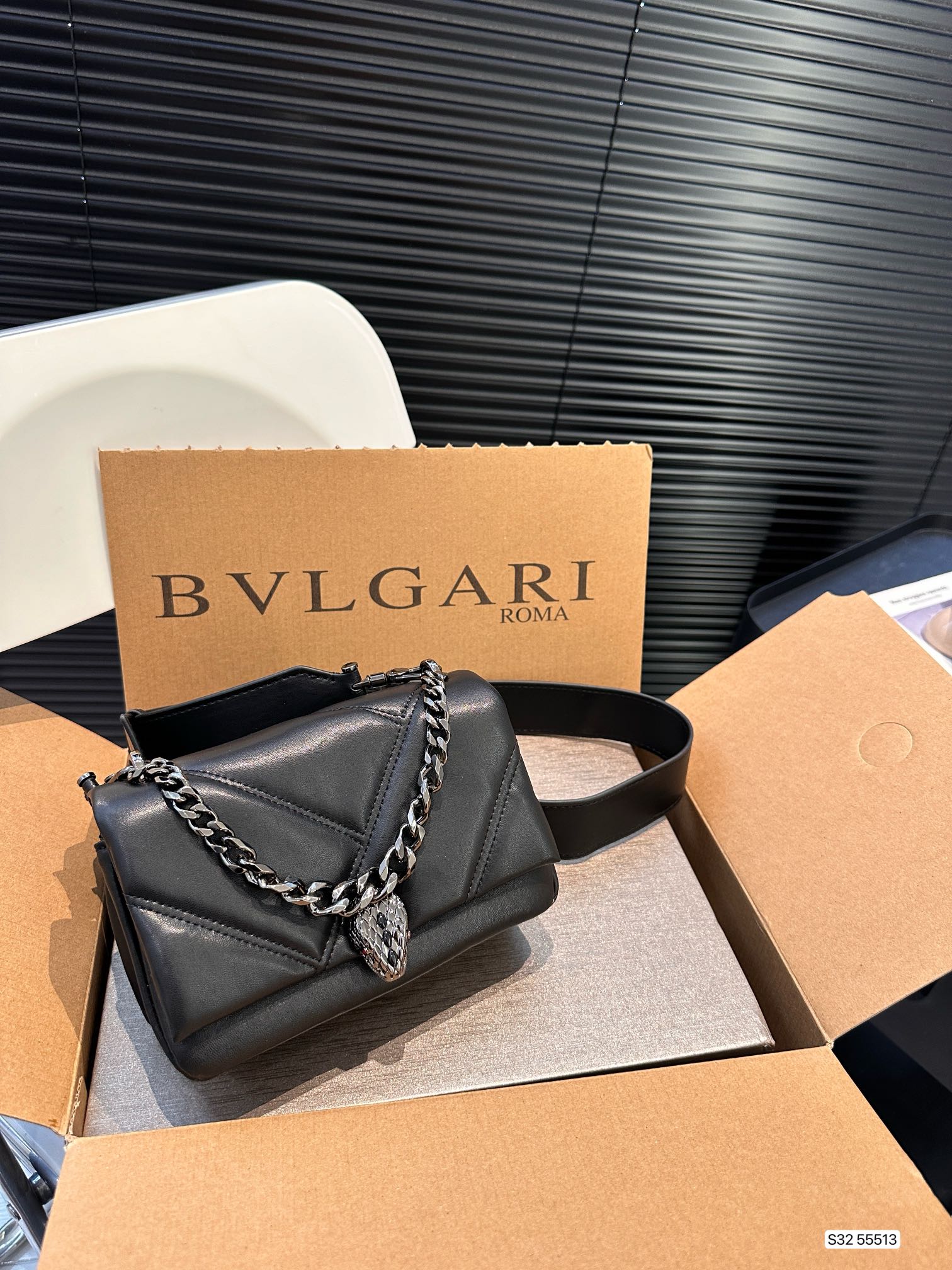 Bvl new arrival Serpenti Cabochon bag size: 18 *12  cm