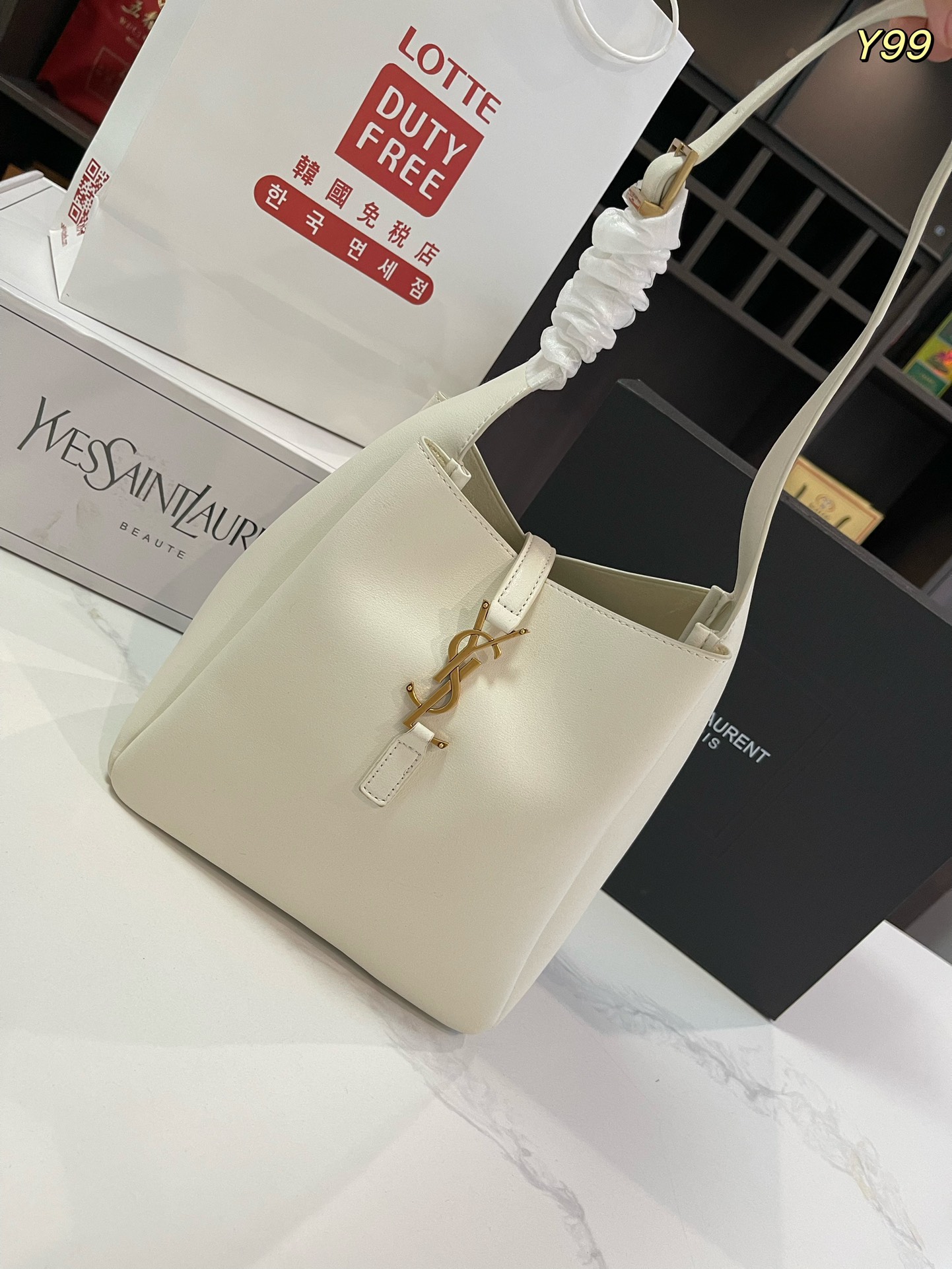 Y new arirval  hobo bag size: 21*21cm