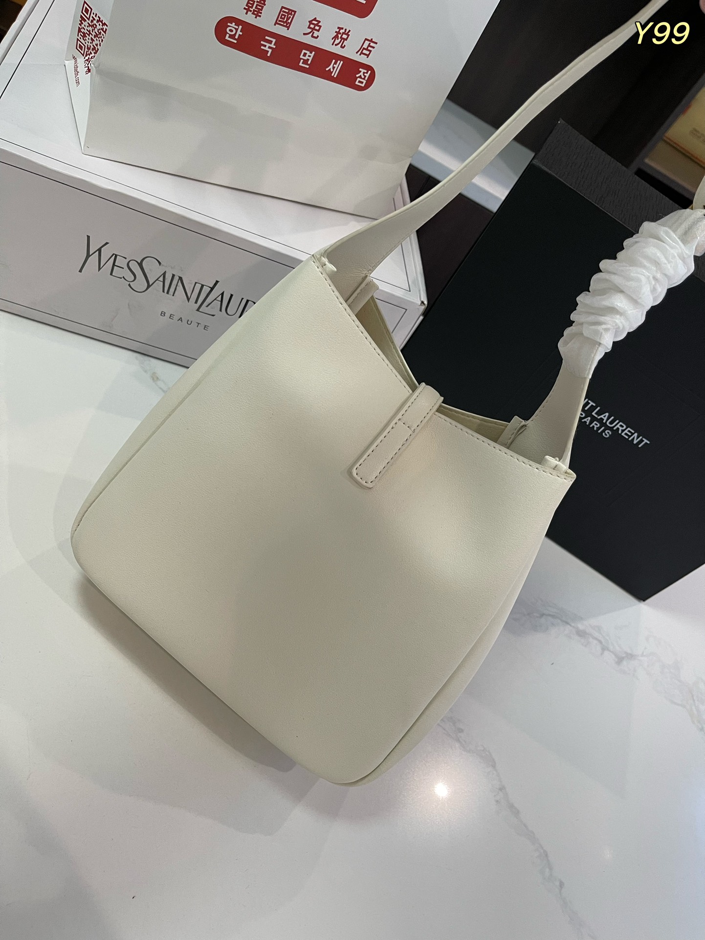 Y new arirval  hobo bag size: 21*21cm