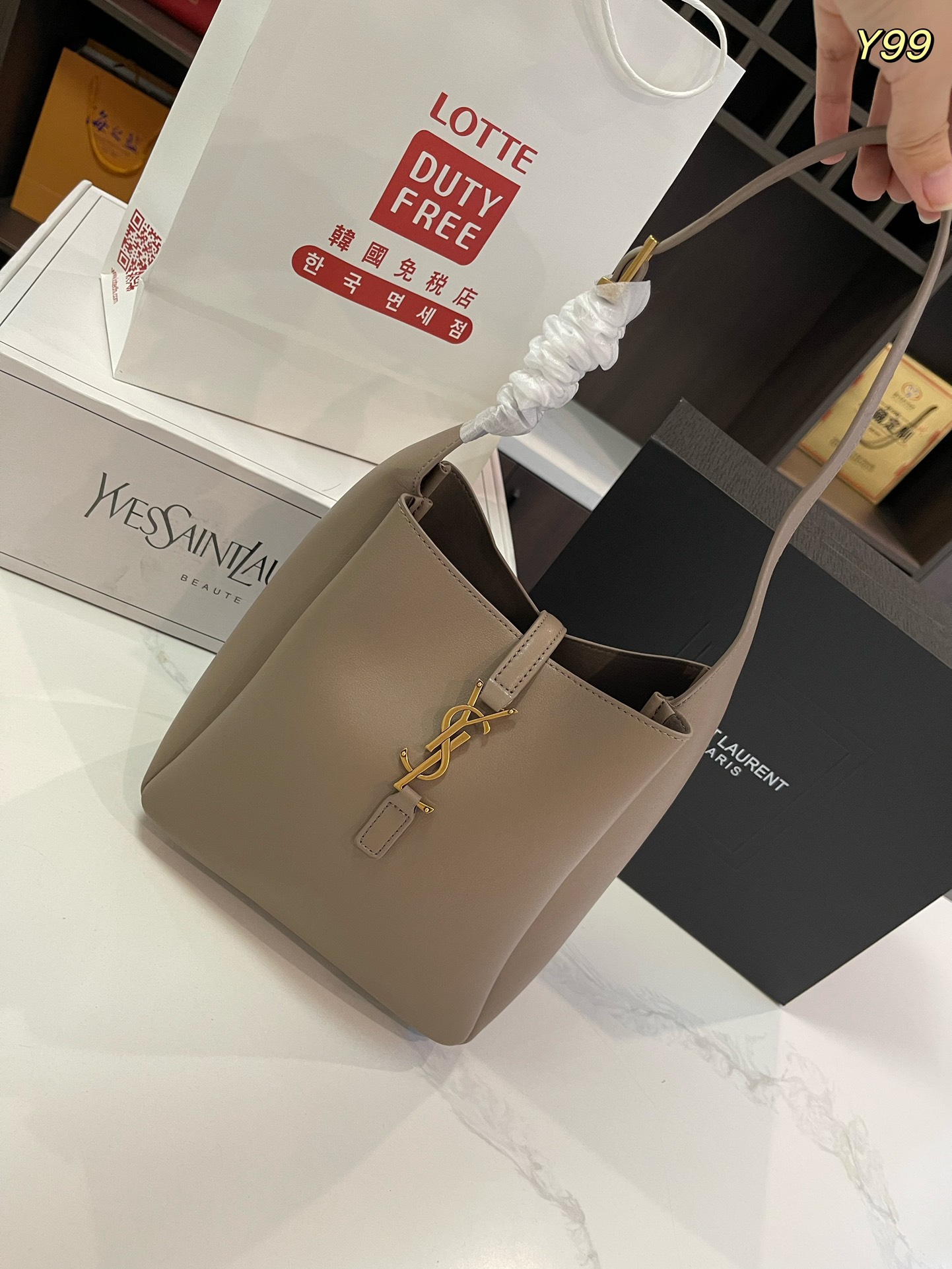 Y new arirval  hobo bag size: 21*21cm