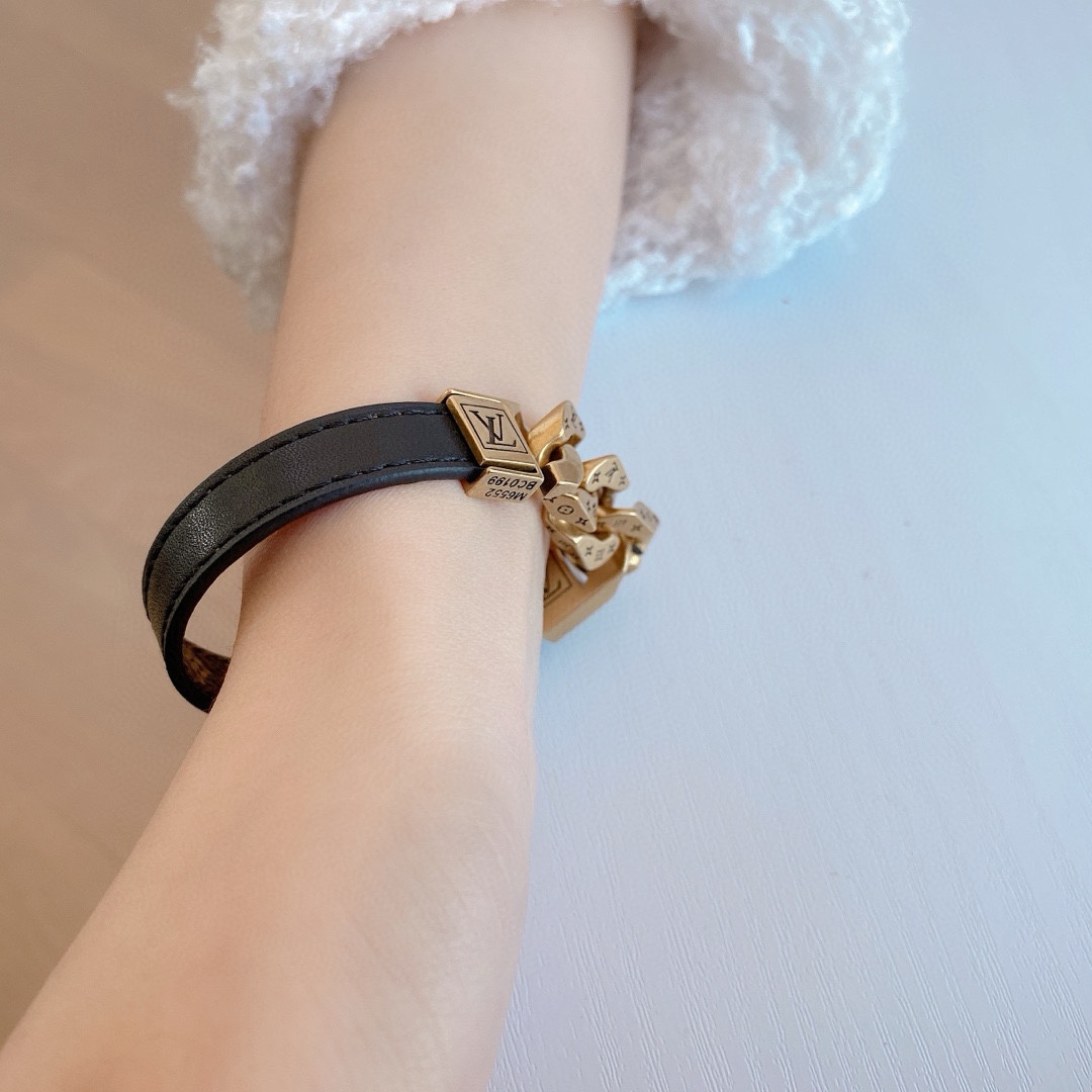 Lv New Arrival Bracelet 0001 Men: 20cm, Women: 18cm
