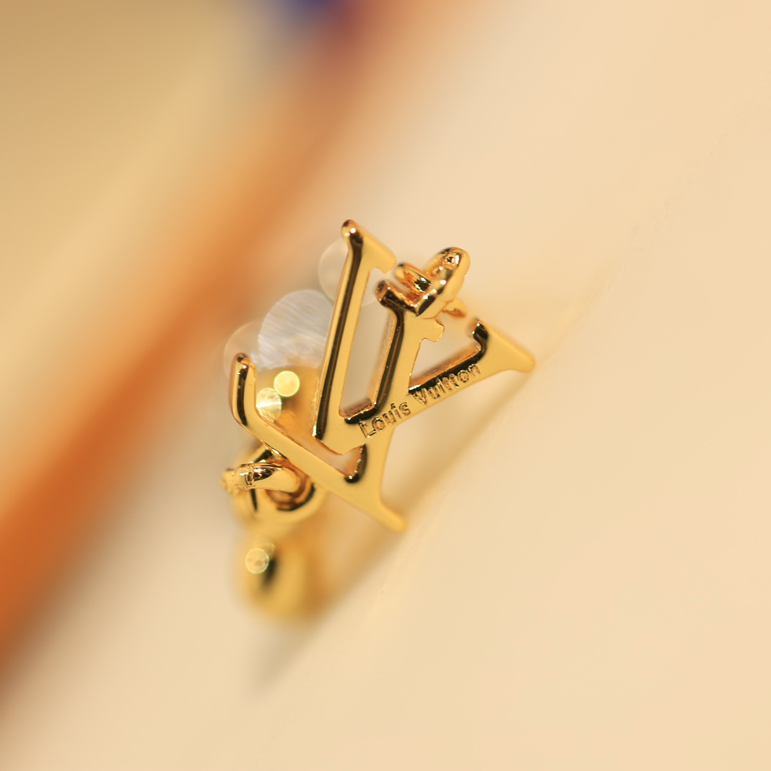 Lv New Arrival Earring 0001