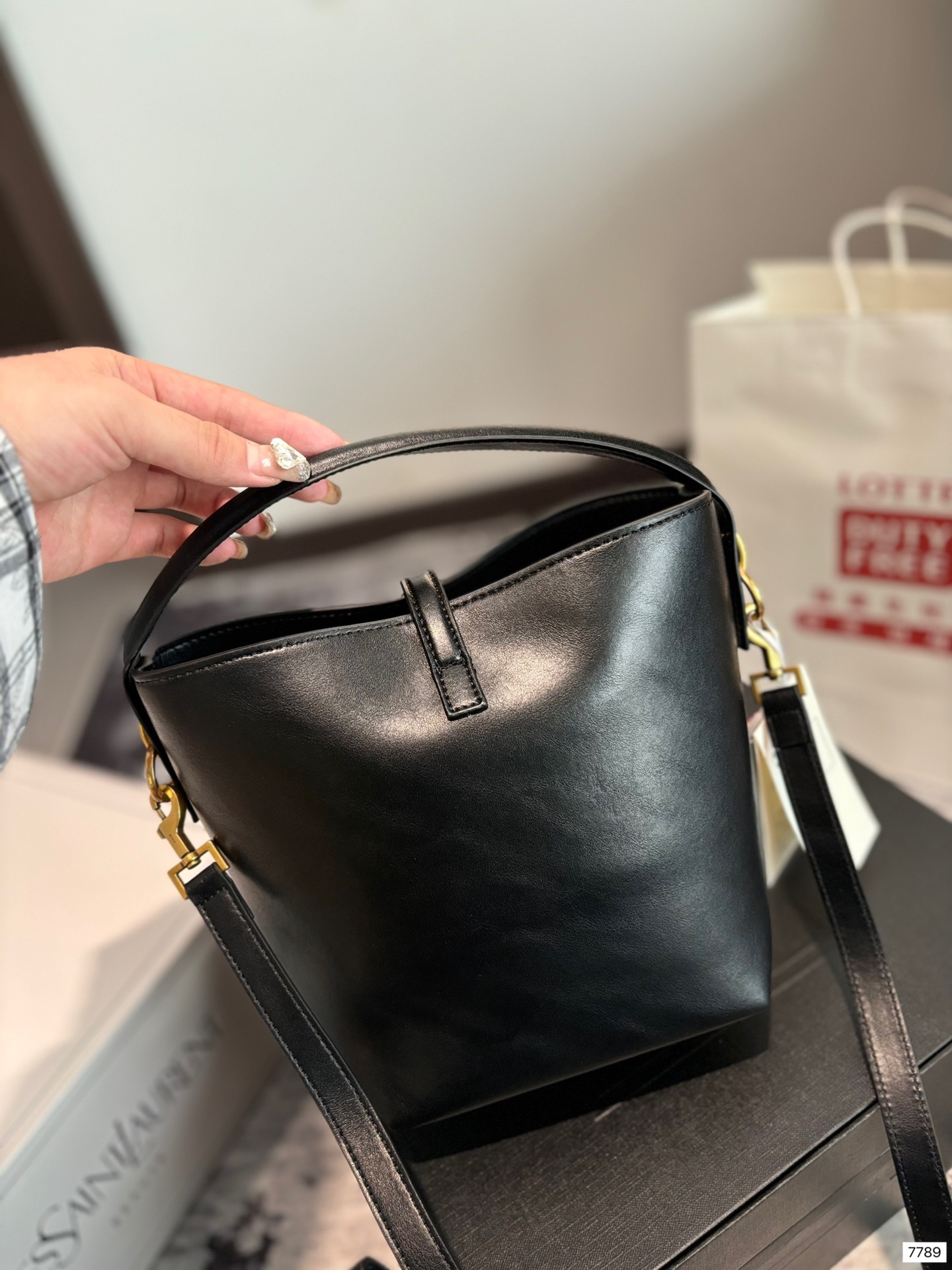 Y Le 37 Bucket small bag size: 16*19 cm