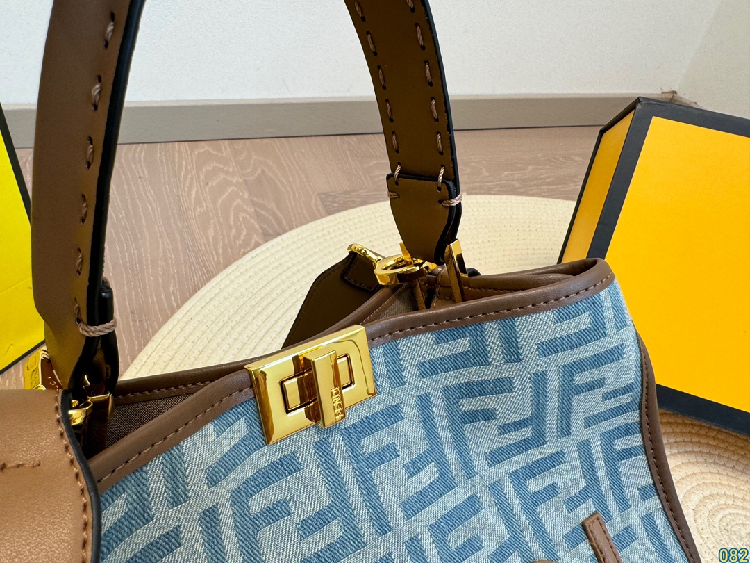 Fen new arrival tote bag size: 29 * 25 cm