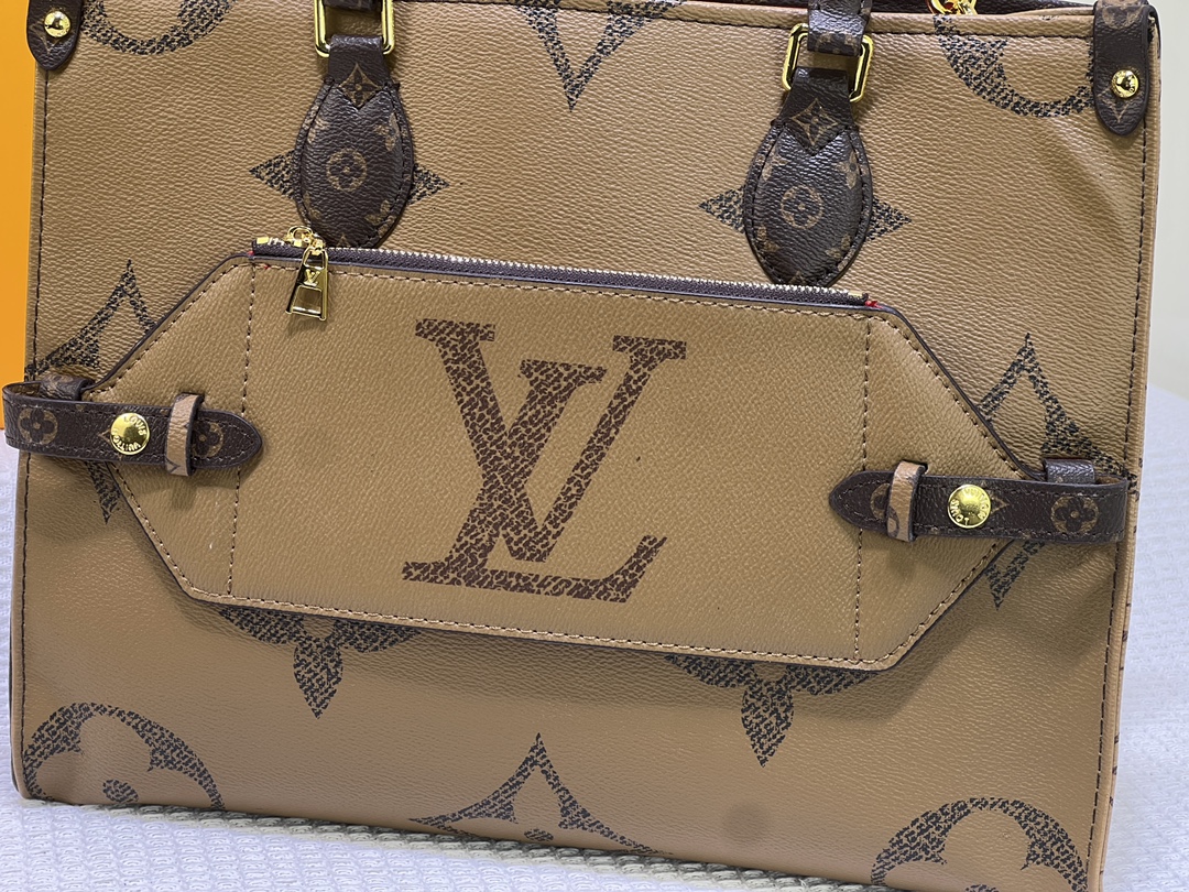 Louis new arrival OnTheGo Voyage bag size: 43.0 x 33.0 x 18.5 cm