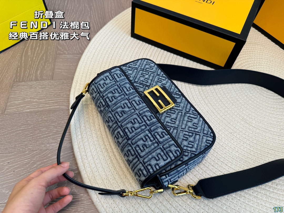 Fen new arrival bag size: 25 * 14 cm
