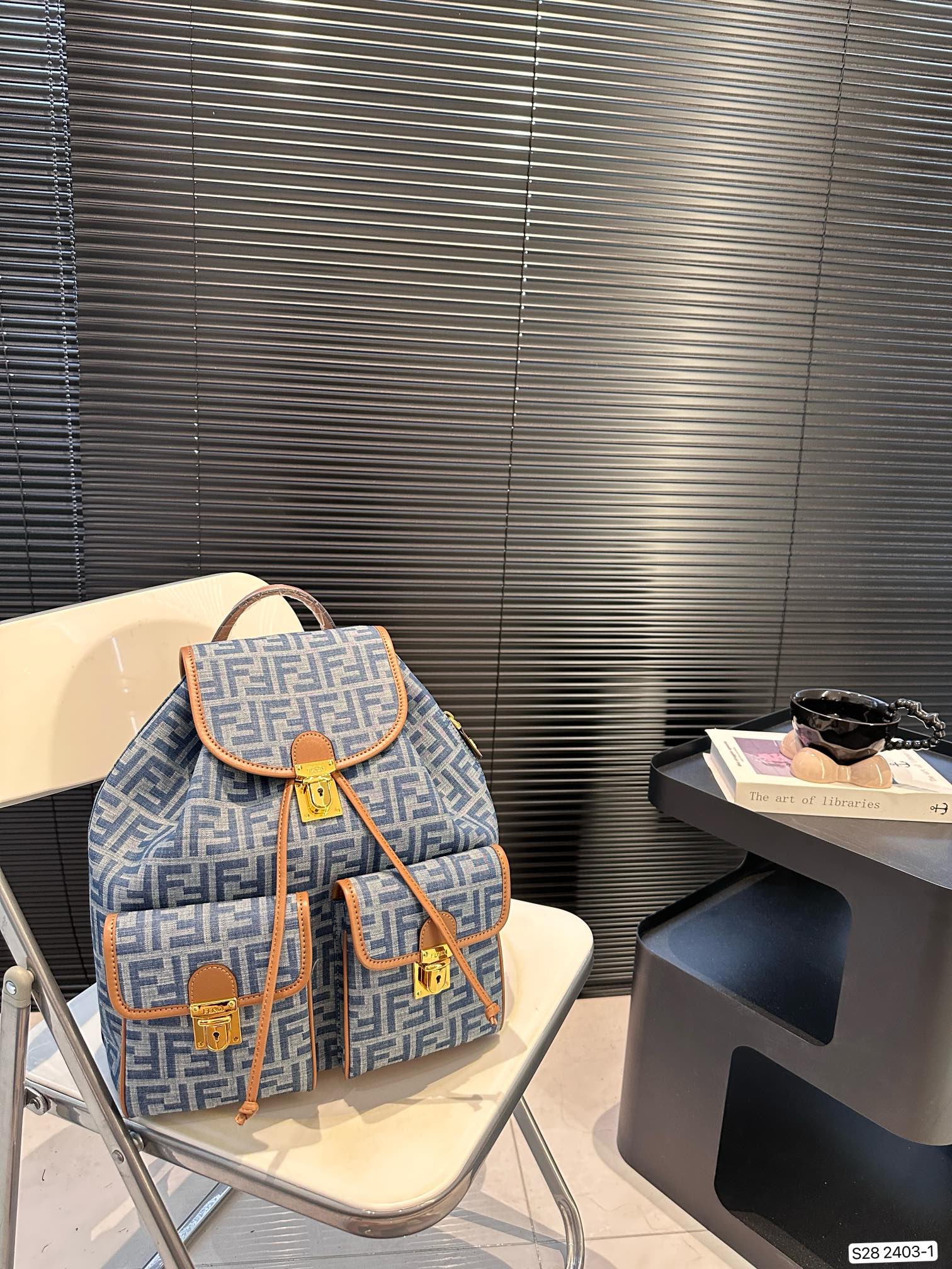 Fen new arrival backpack bag size： 32 * 36  cm