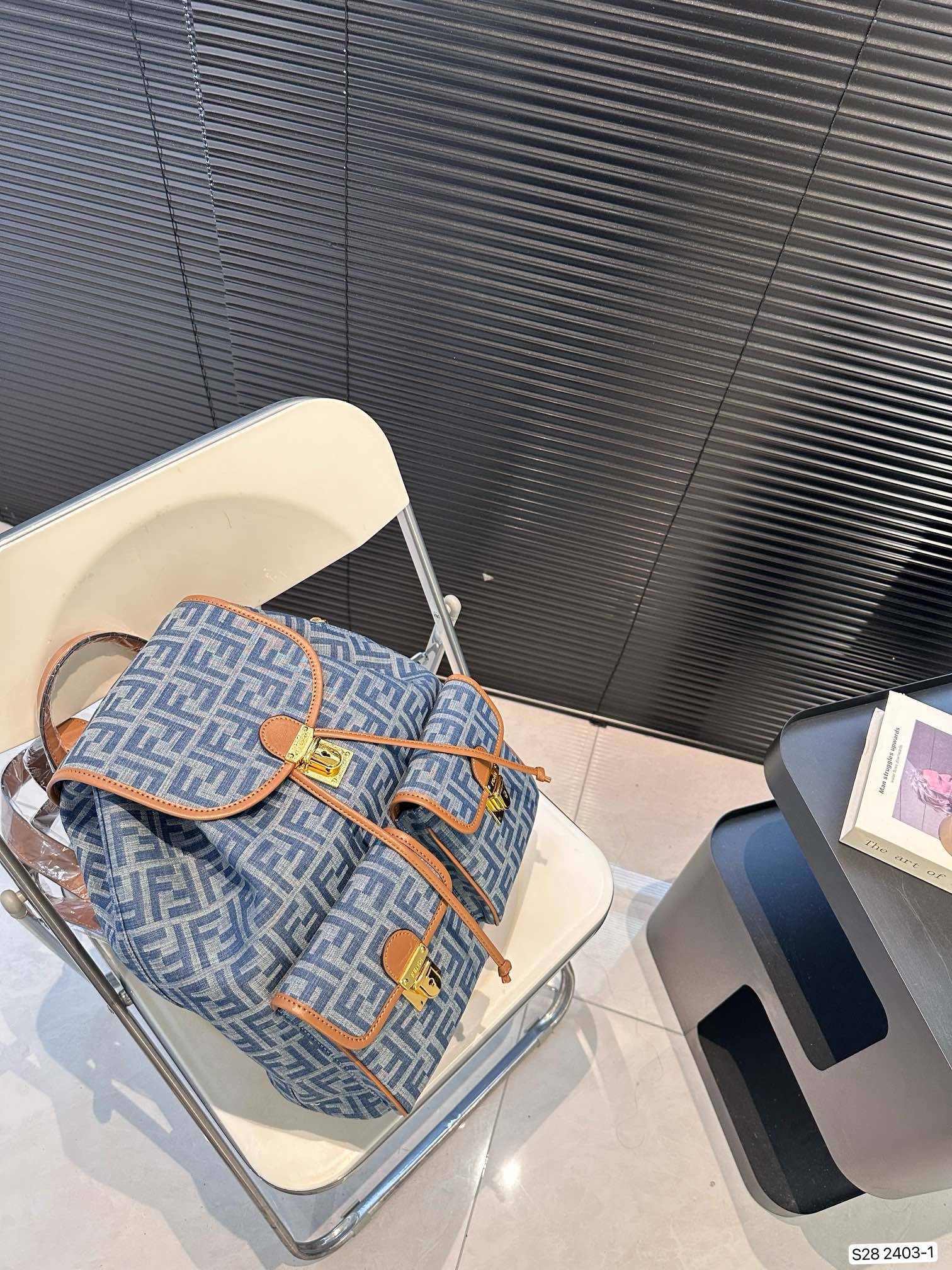 Fen new arrival backpack bag size： 32 * 36  cm