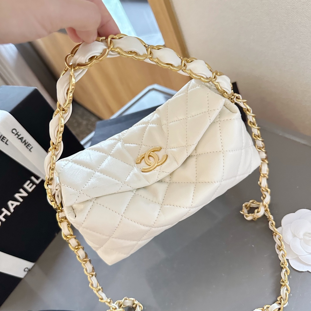 CC Ss24 Hobo bag size:18 cm