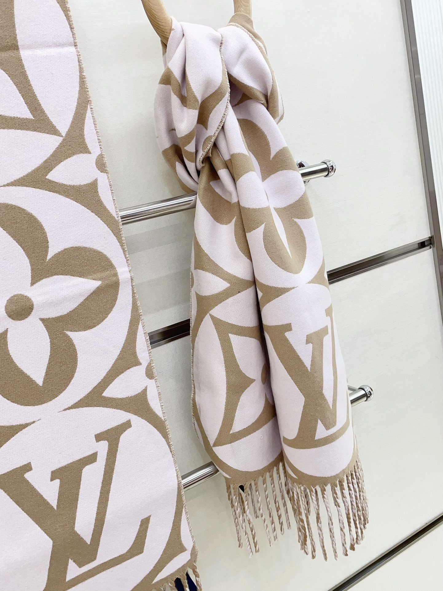 Louis new arrival scarf size: 200*30 cm 024