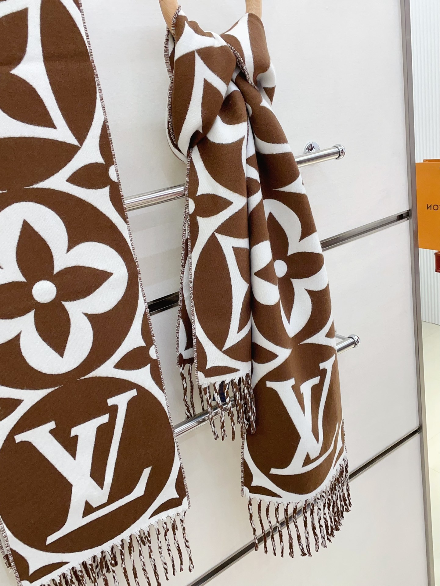 Louis new arrival scarf size: 200*30 cm 024
