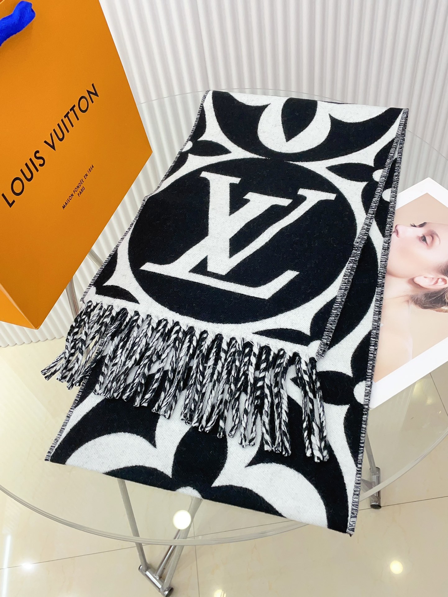 Louis new arrival scarf size: 200*30 cm 024
