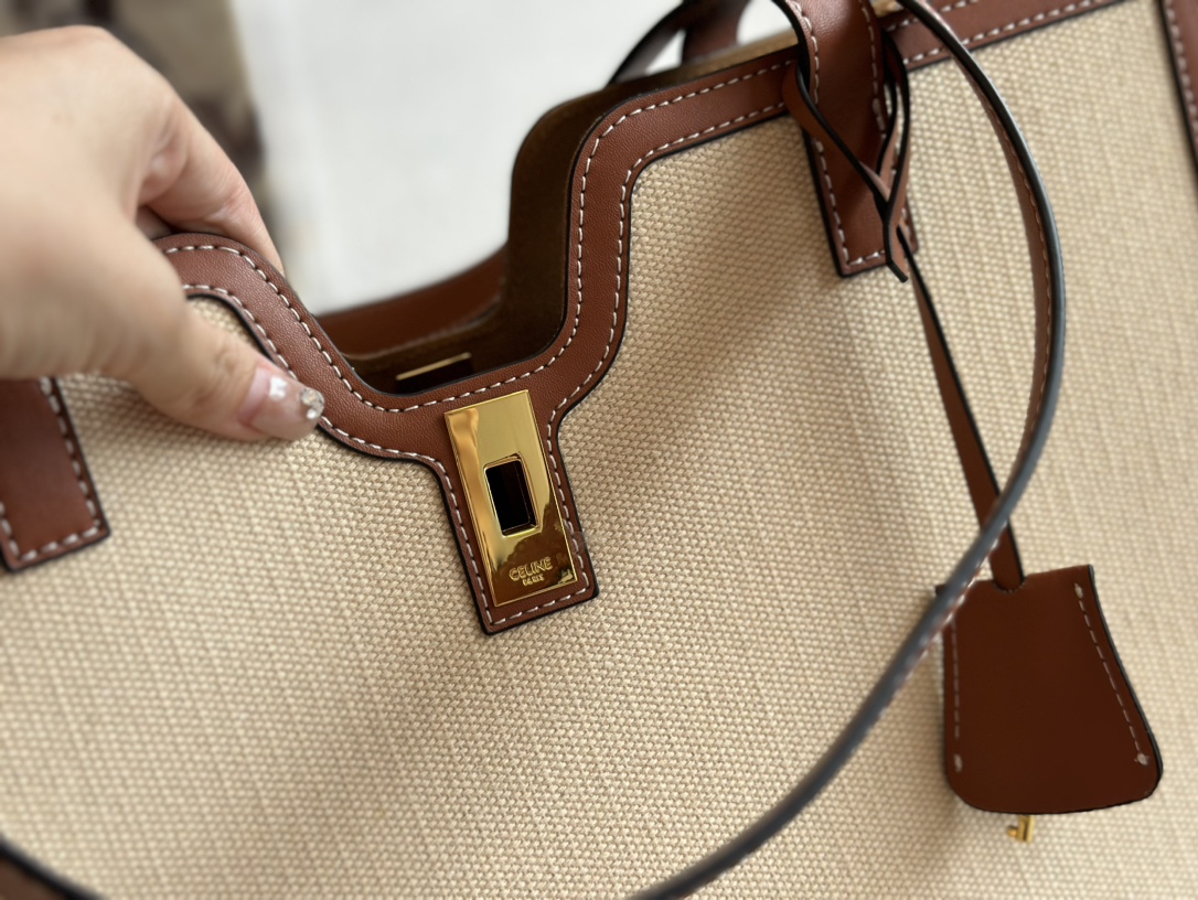 Ce new arrival 2025 tote bag size: 37*29 cm