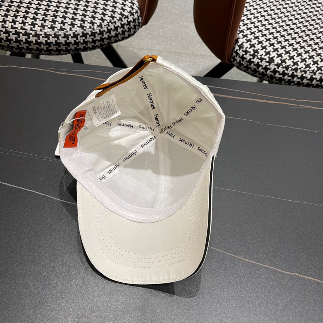 Her New Arrival Hat 0001