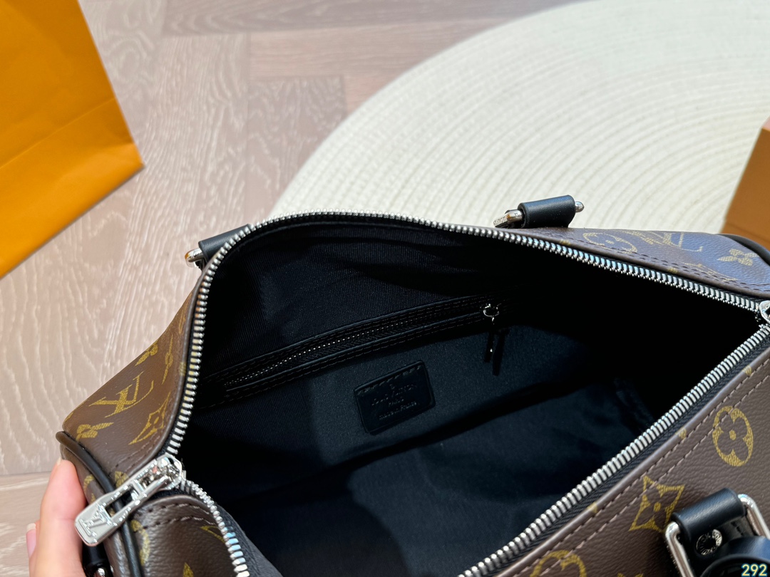 Louis new arrival speedy bag size: 30 * 21 cm