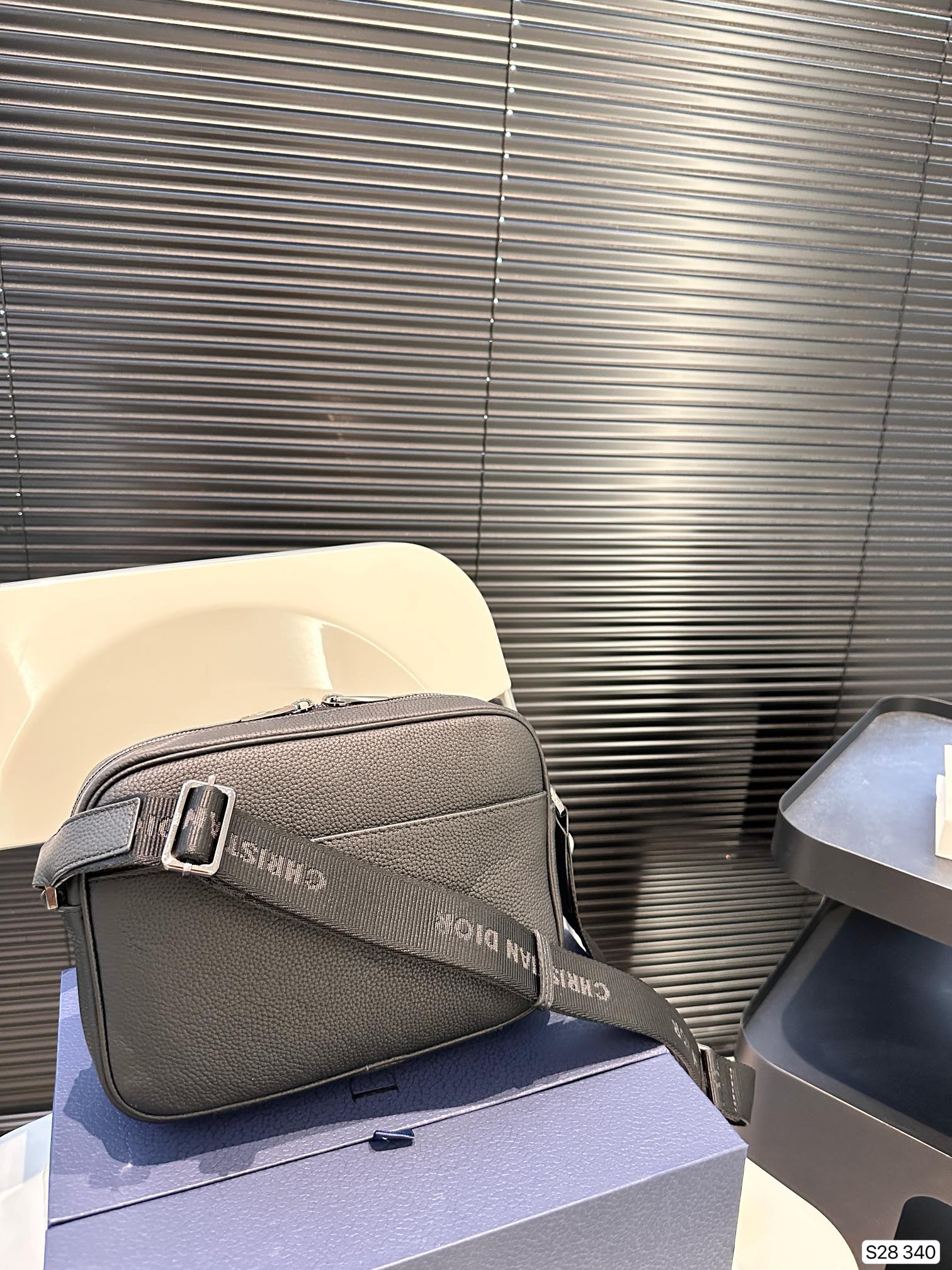 D new arrival camera bag size;24 * 17 cm