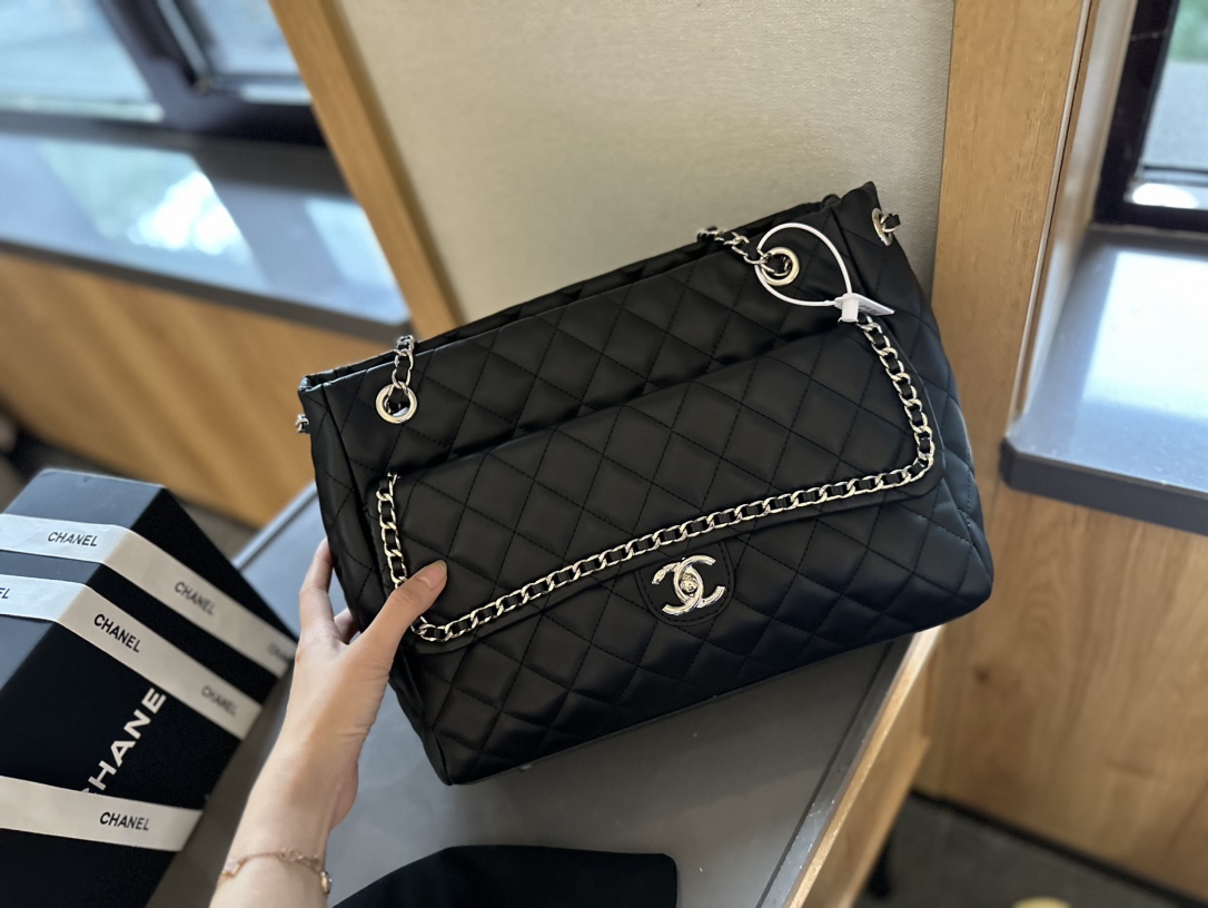 CC new arrival vintage bag size: 35 cm