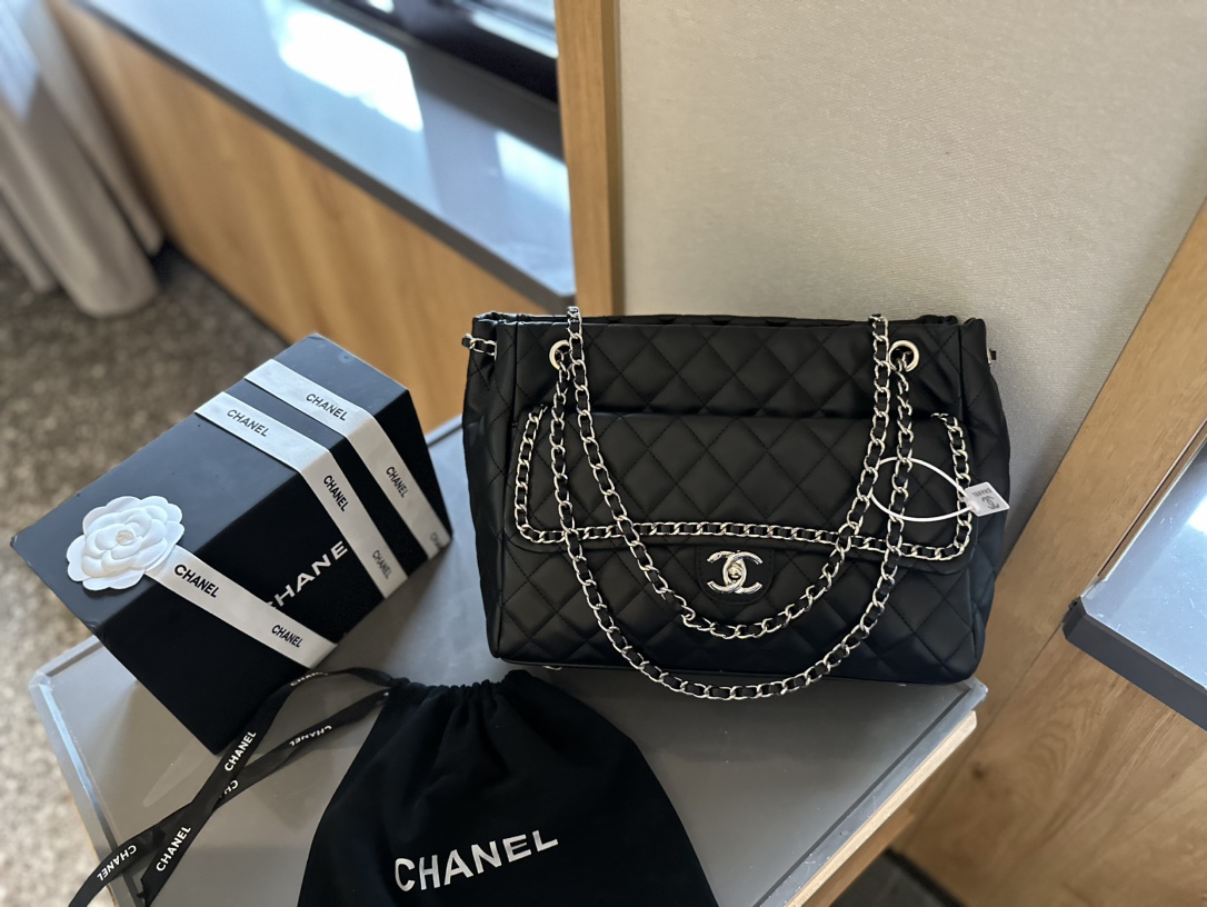 CC new arrival vintage bag size: 35 cm