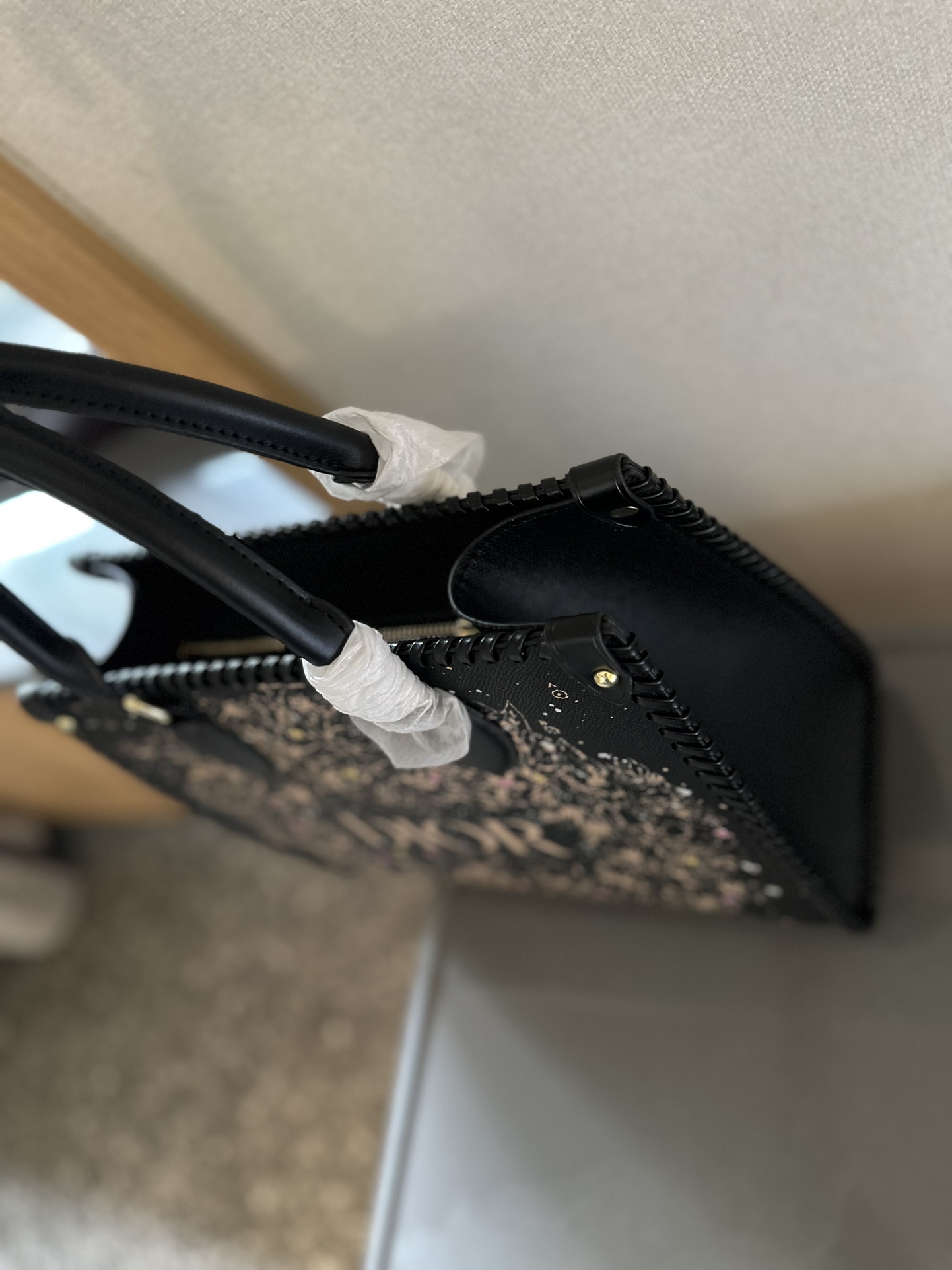 D new arrival tote bag size: 33 * 28 cm