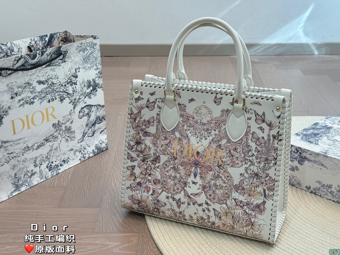 D new arrival tote bag size: 32 * 28 cm