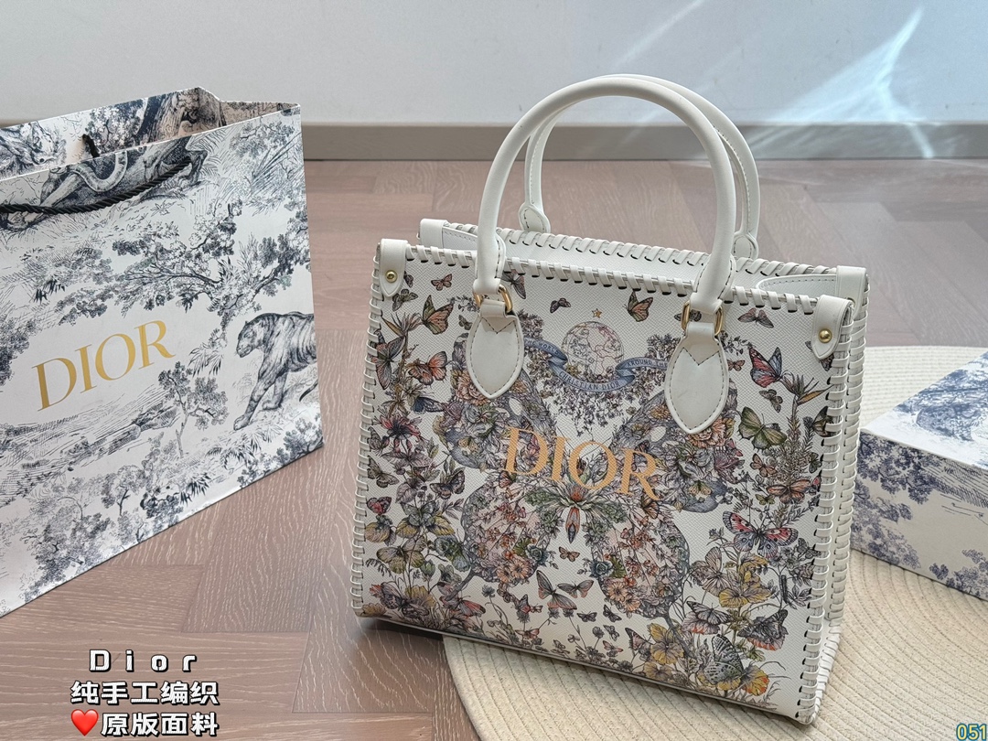 D new arrival tote bag size: 32 * 28 cm