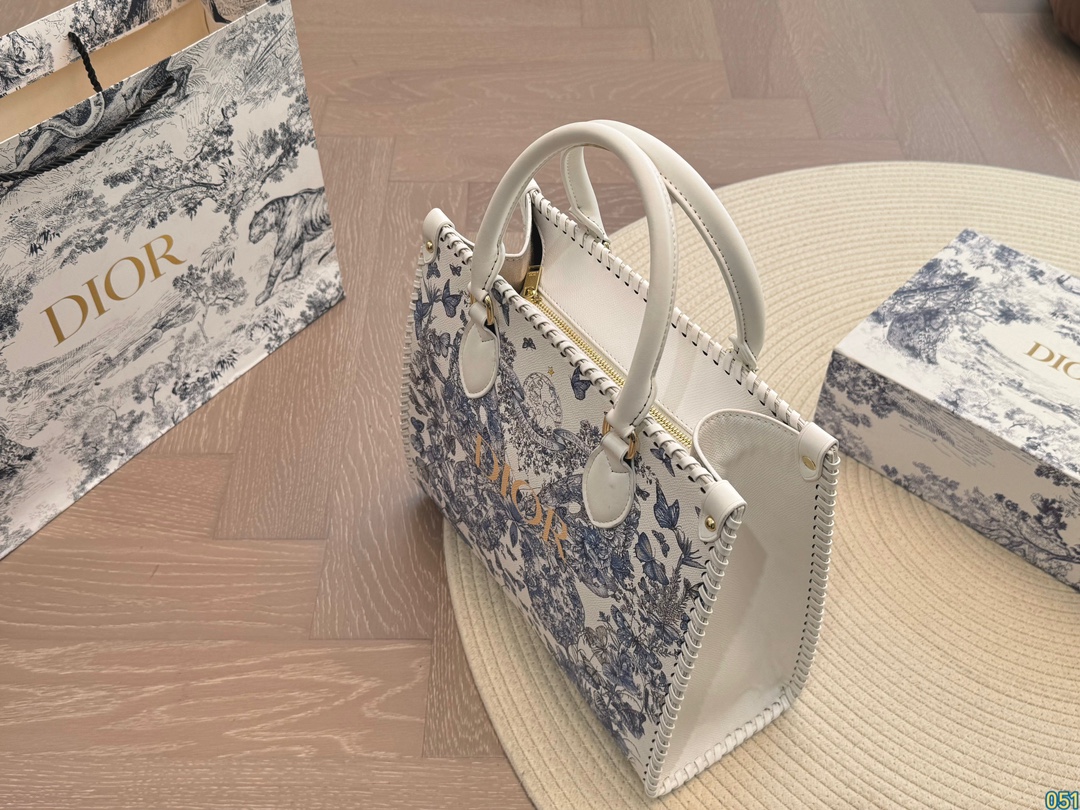 D new arrival tote bag size: 32 * 28 cm