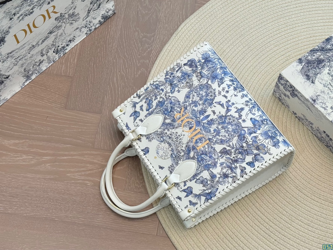 D new arrival tote bag size: 32 * 28 cm