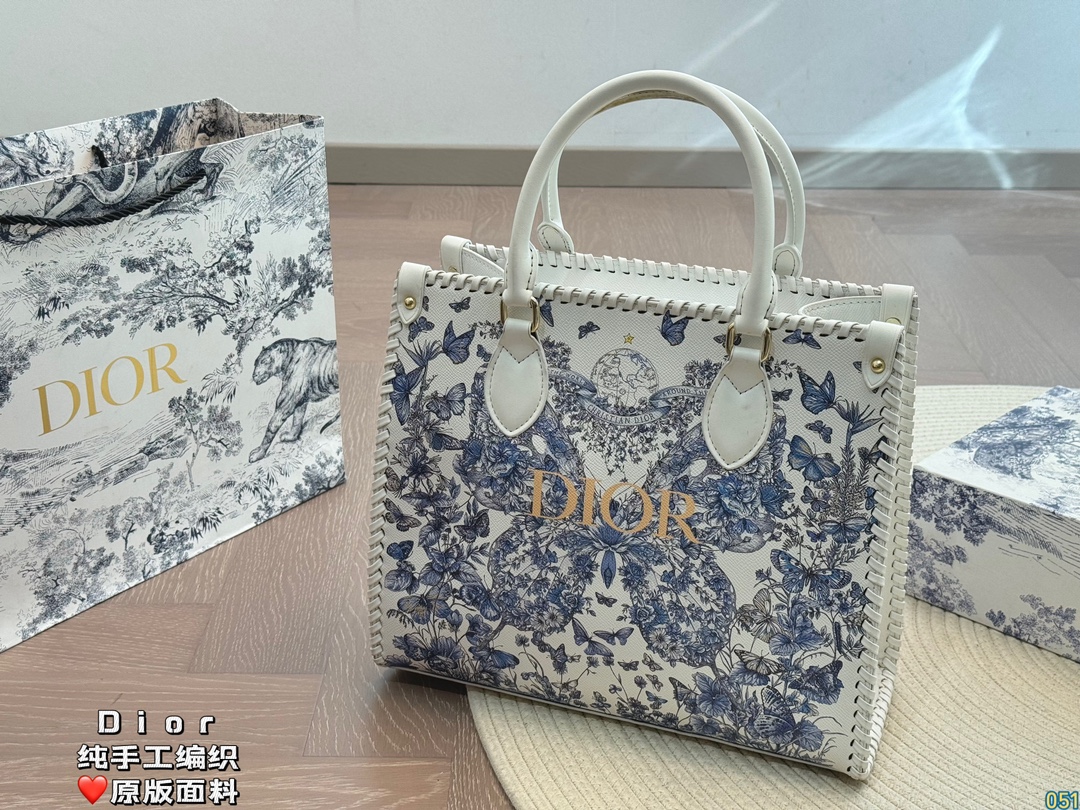 D new arrival tote bag size: 32 * 28 cm